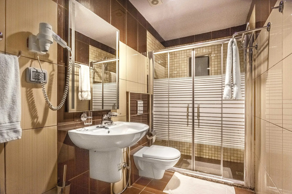 Double Junior Suite (full double bed)