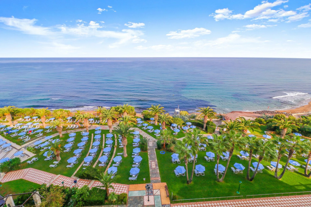 Beach & Waterfront