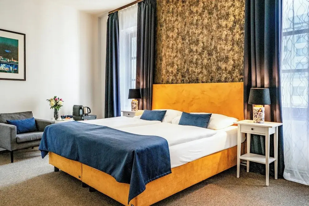 Deluxe Double room (full double bed)