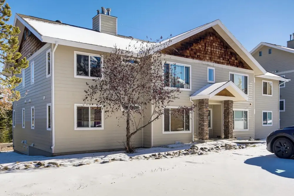 < 1 Mi to Big Sky Resort: Quiet Mtn-view Retreat