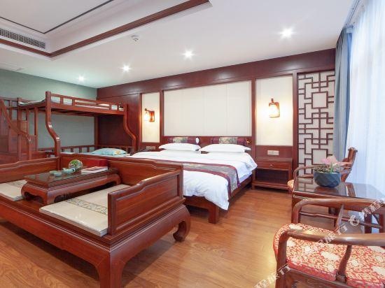 Zhangjiajie Yixiang Theme Hotel
