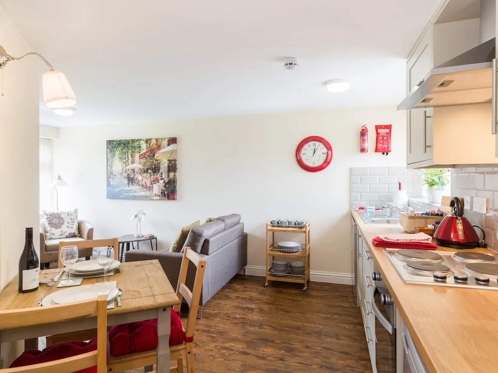 StayFord Apartments - Meriden - Near NEC - фото 16