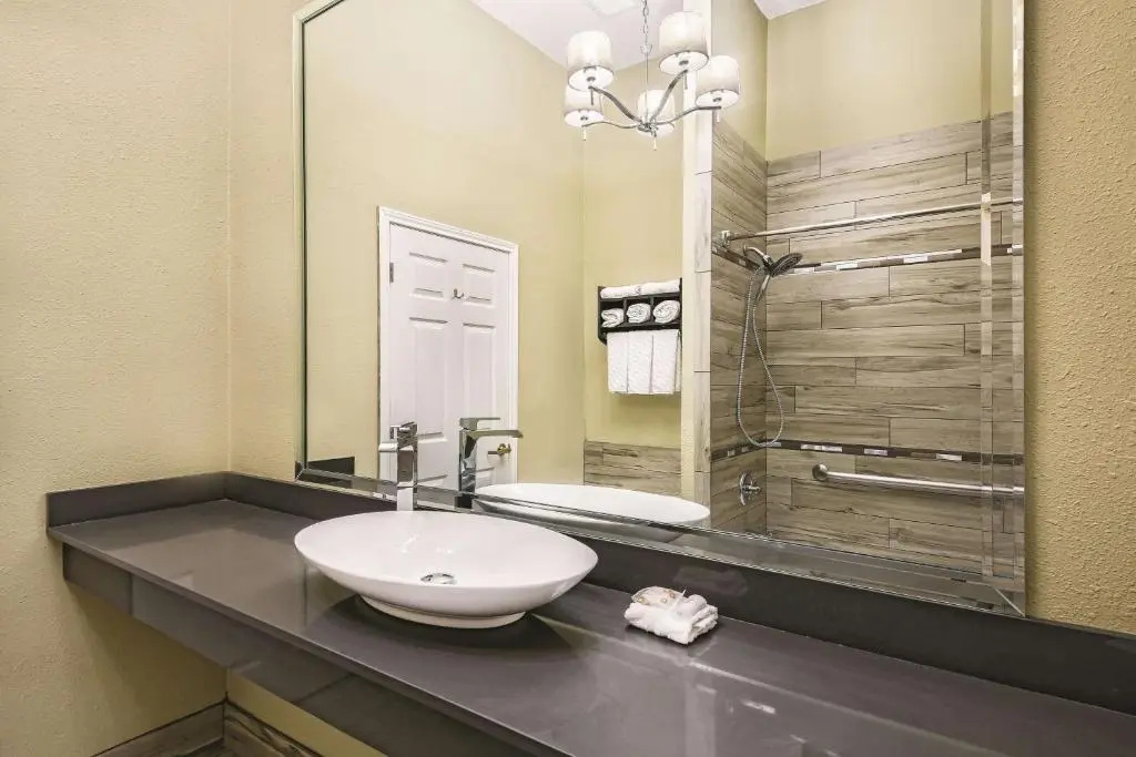 La Quinta Inn & Suites by Wyndham Laredo Airport - Chambres