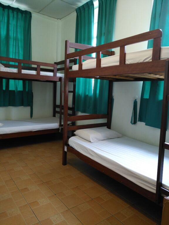 Borneo Backpackers