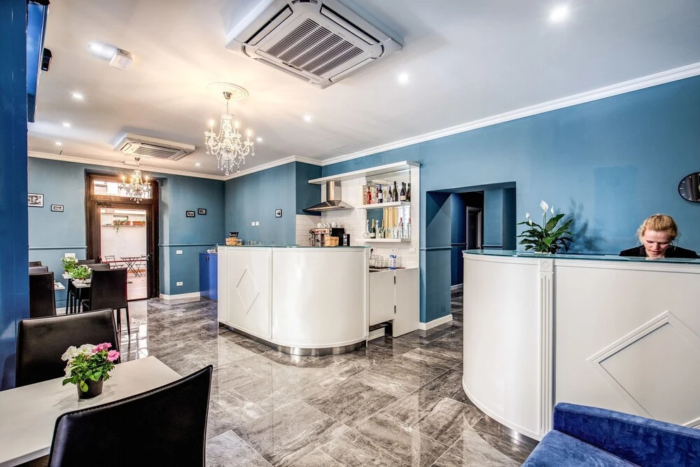 Lobby & Reception