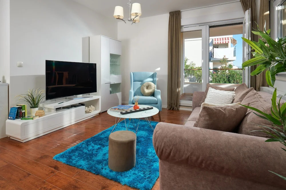 3 Bedrooms Apartment