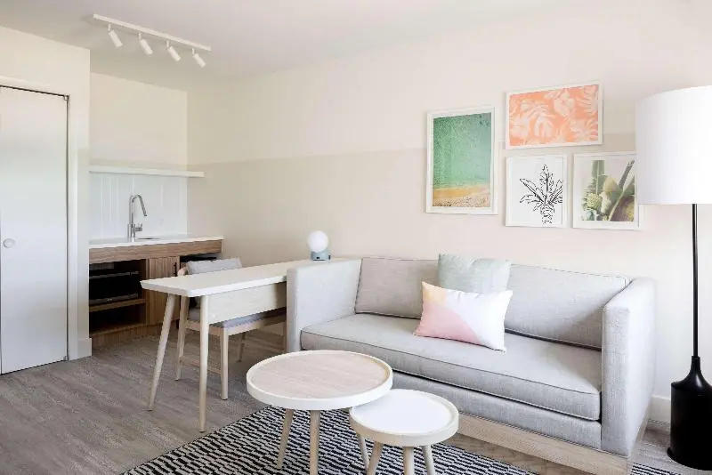 Hampton by Hilton Grand Cayman Seven Mile Beach - Chambres