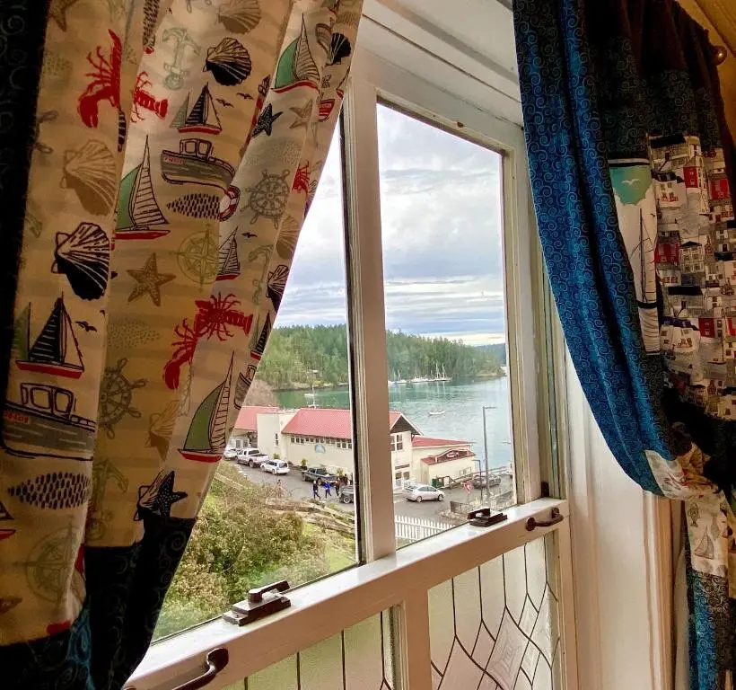Deluxe Double room with partial sea view (full double bed)