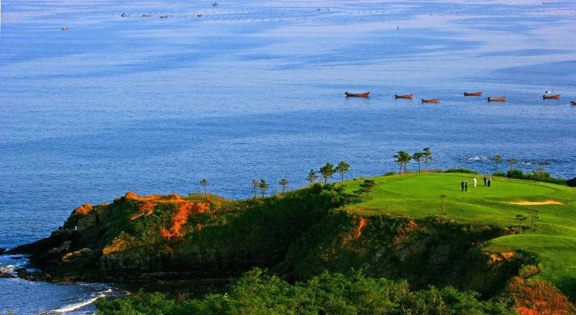 Beach & Waterfront