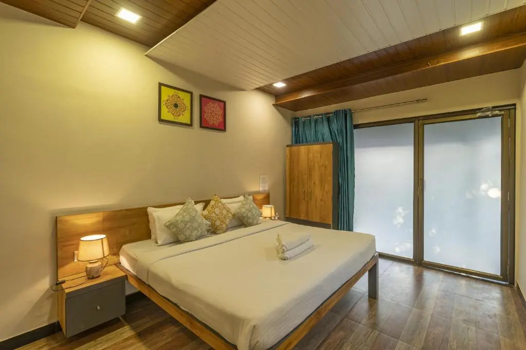 Standard Double room (full double bed)
