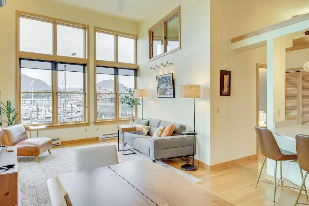 Custom Harborside Loft In the Heart of Ketchikan — фото 3