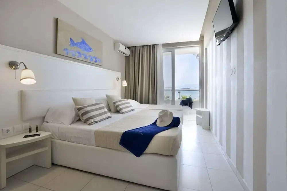 Sidari Beach Hotel — 3