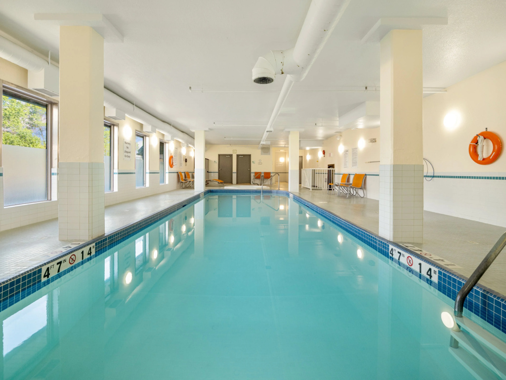 Holiday Inn Conference Center Edmonton South by IHG - Général