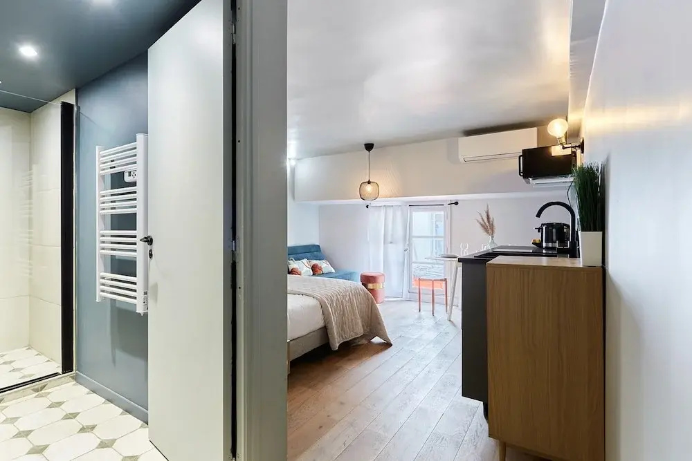 Charming Studio Center of Paris With AC