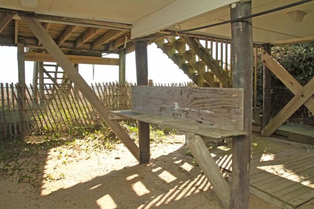 Cabana Boy by Oak Island Accommodations