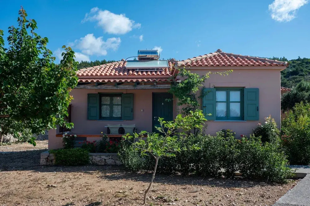Sunny Studio Nestled Near a Refreshing Shared Pool