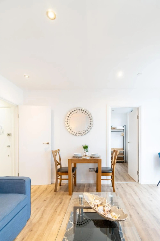 "Pearl Suite" & "Samphire Suite" Two stunning sea-view beachfront apartments by Margate Suites