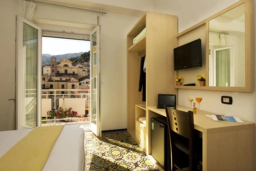 Standard Double room with balcony (full double bed)