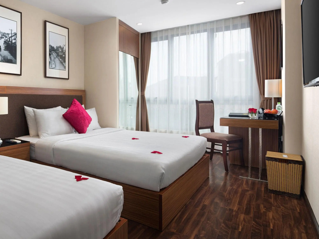 Отель Golden Moon Suite Hotel в Ханое