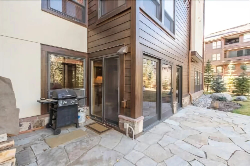 4-Bedroom 4-Bath ski-in/ski-out Condo in Vail