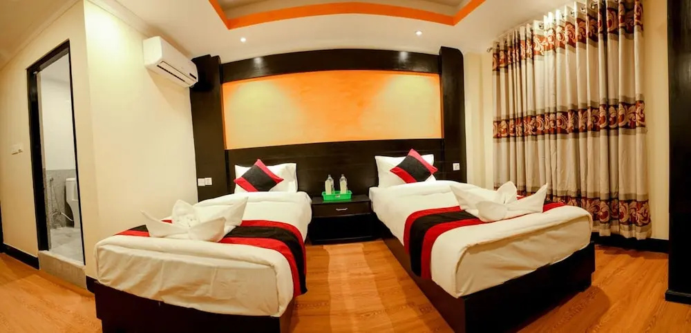 Deluxe Double room (twin beds)