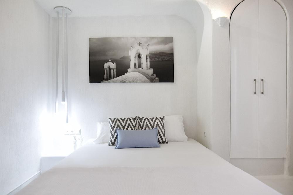 Privee Santorini — 4