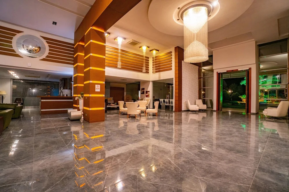 Lobby & Reception
