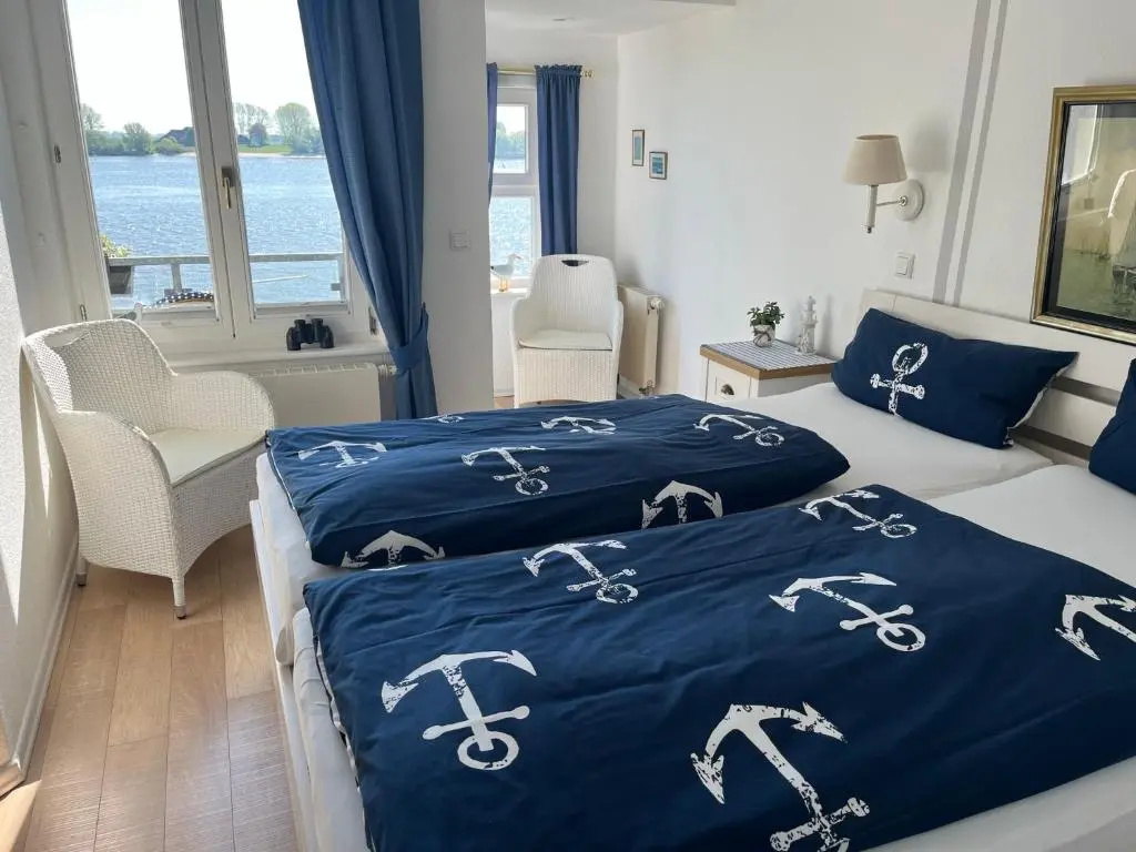 Standard Double room with balcony (full double bed)