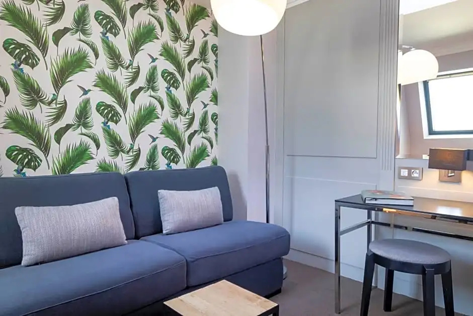Hôtel Les Matins de Paris & Spa 90
