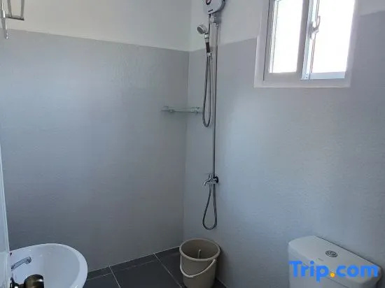 TuloMir #F (Happy accommodation located in the center of Moalboal)