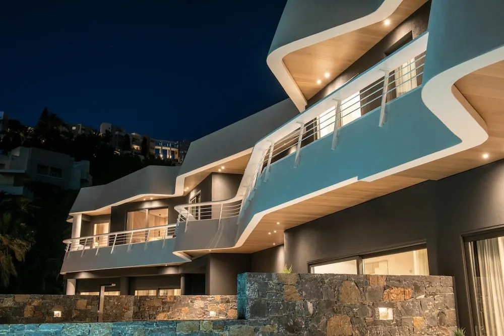 Made By The Sea Villas 21 Bdrm