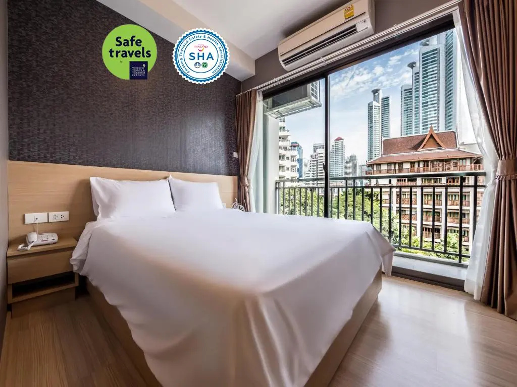 Deluxe Double room (full double bed)
