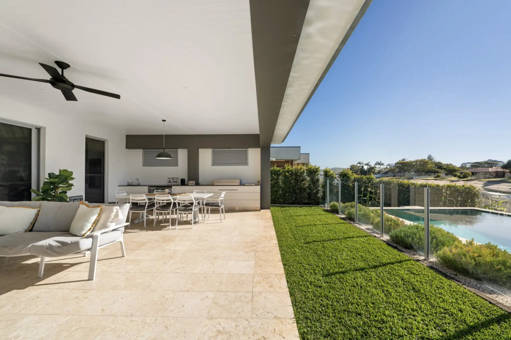 Luxe Family Entertainer on Canal Private Pool