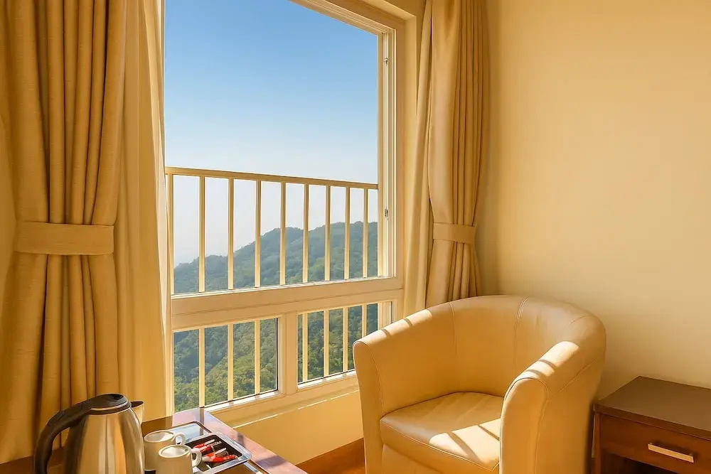 Hotel Samrat - On Mall Road - Chambres