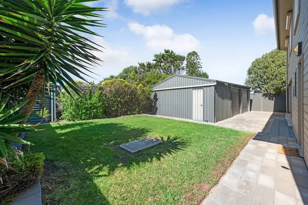 Spacious 3-bed Ground Level Beachside Stay