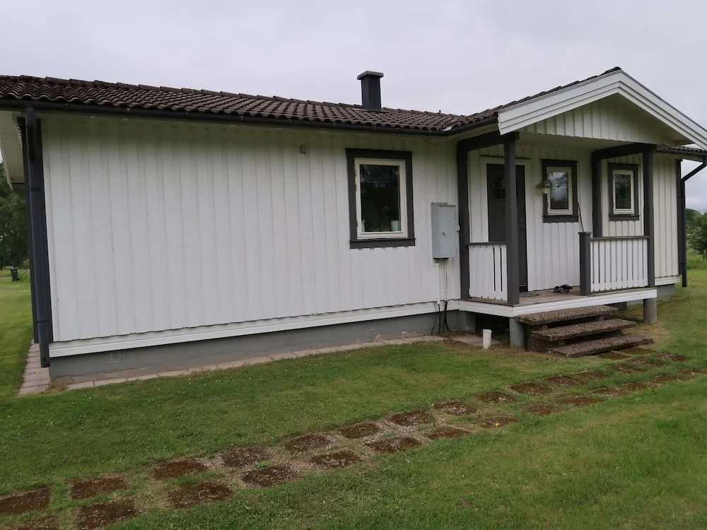 6 Person Holiday Home in Sunne