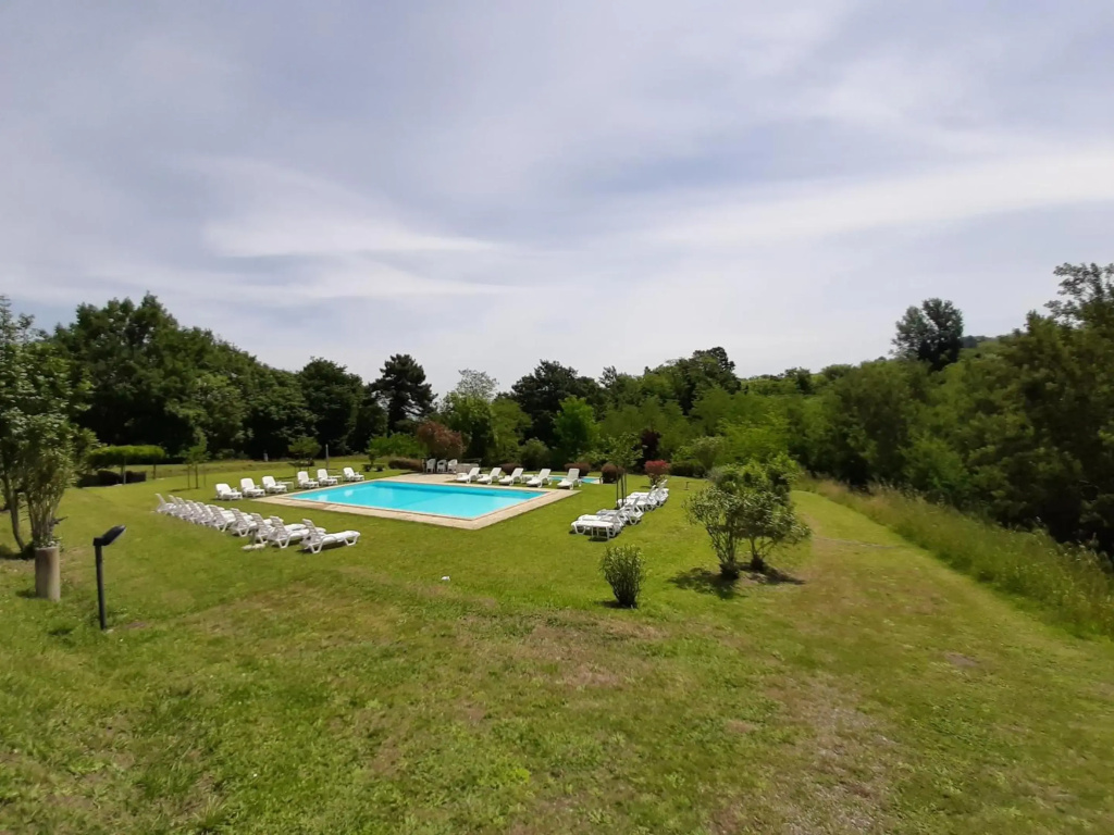 3 bedrooms appartement with shared pool enclosed garden and wifi at Montecarlo