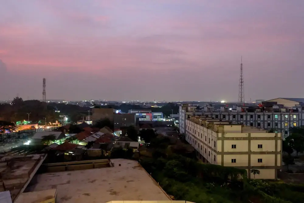 Modern 1BR Oasis Cikarang Apartment