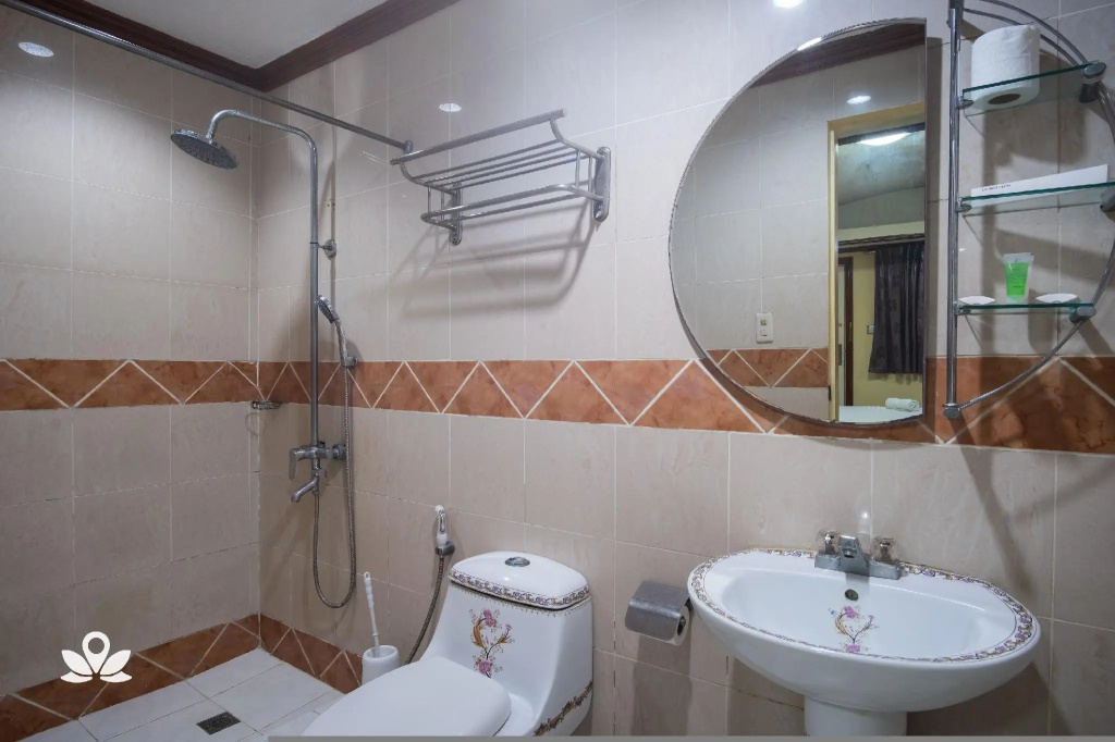 Deluxe Double room (full double bed)
