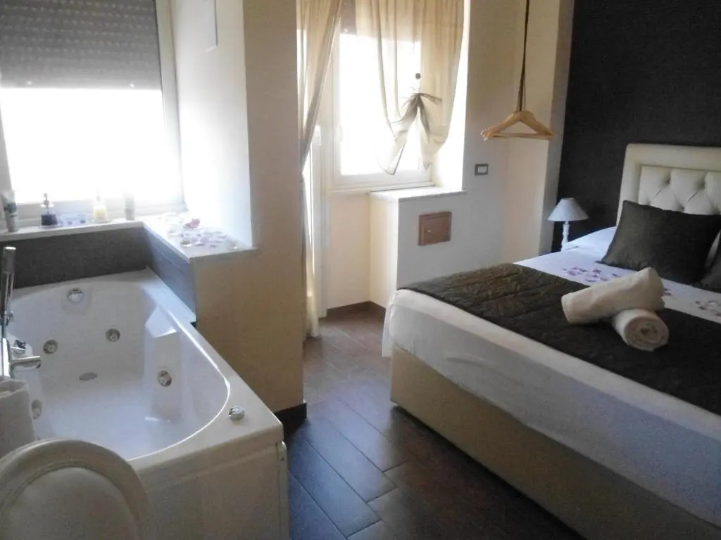 Standard Double room with balcony (full double bed)