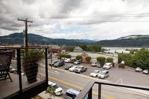 Seven-River View-AC-3BR/2.5BA