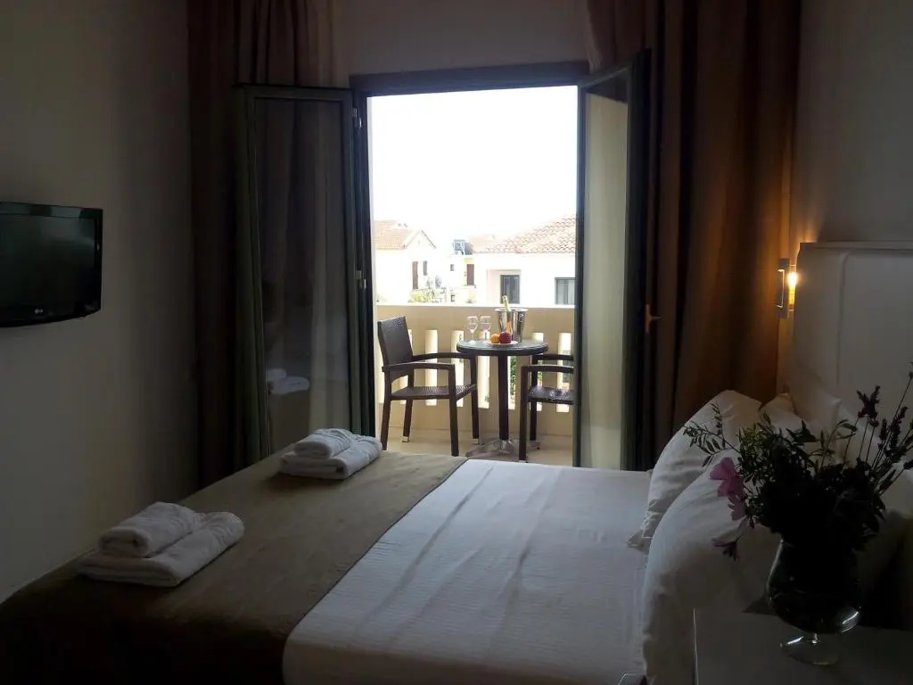 Superior Double room with sea view (full double bed)