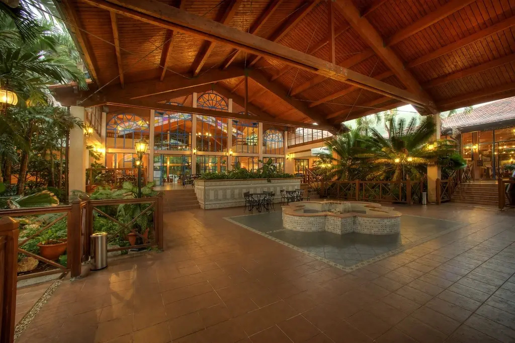 Lobby & Reception