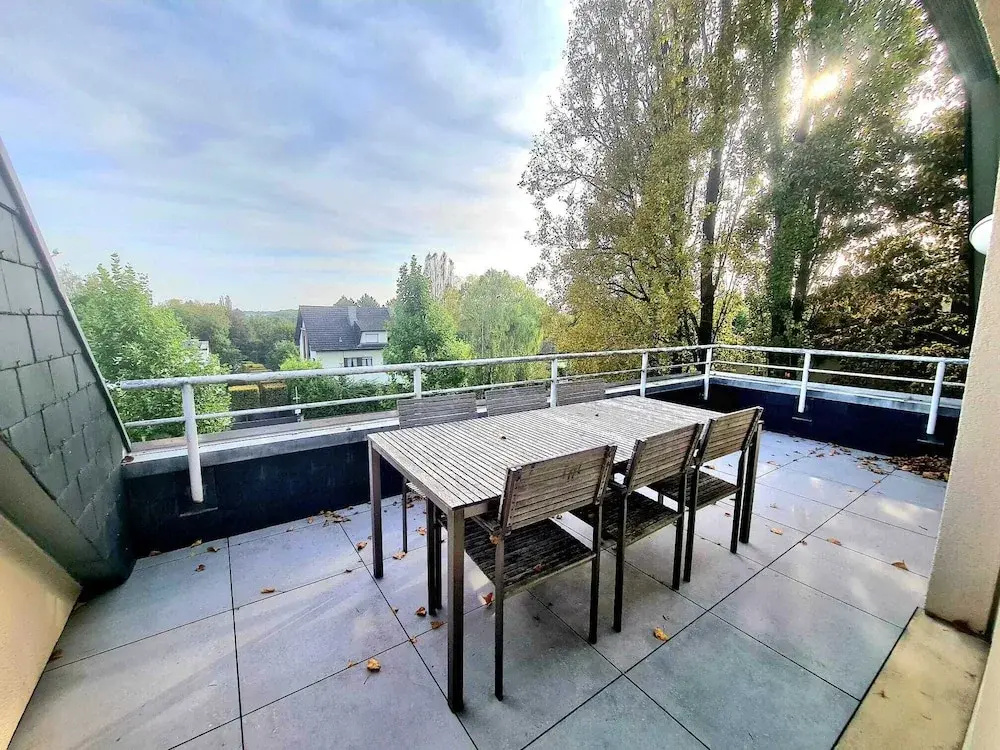 Penthouse 3bedrooms w. Parking&3Terraces