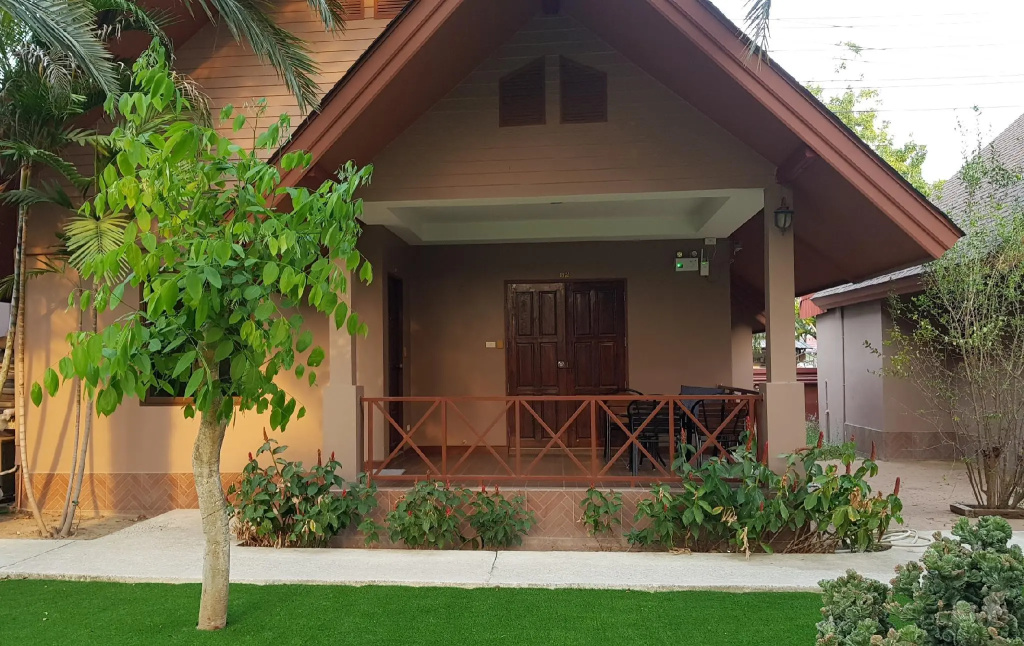 2 Bedrooms Bungalow