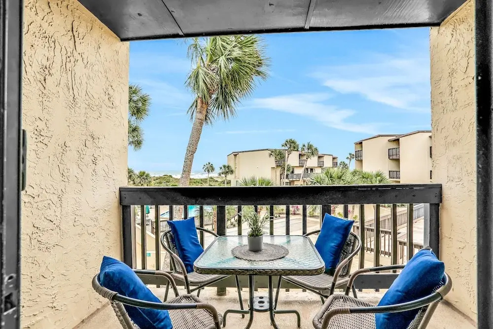 Modern Oceanview Condo With Multiple Balconies, Pool & W/D - Beach Access