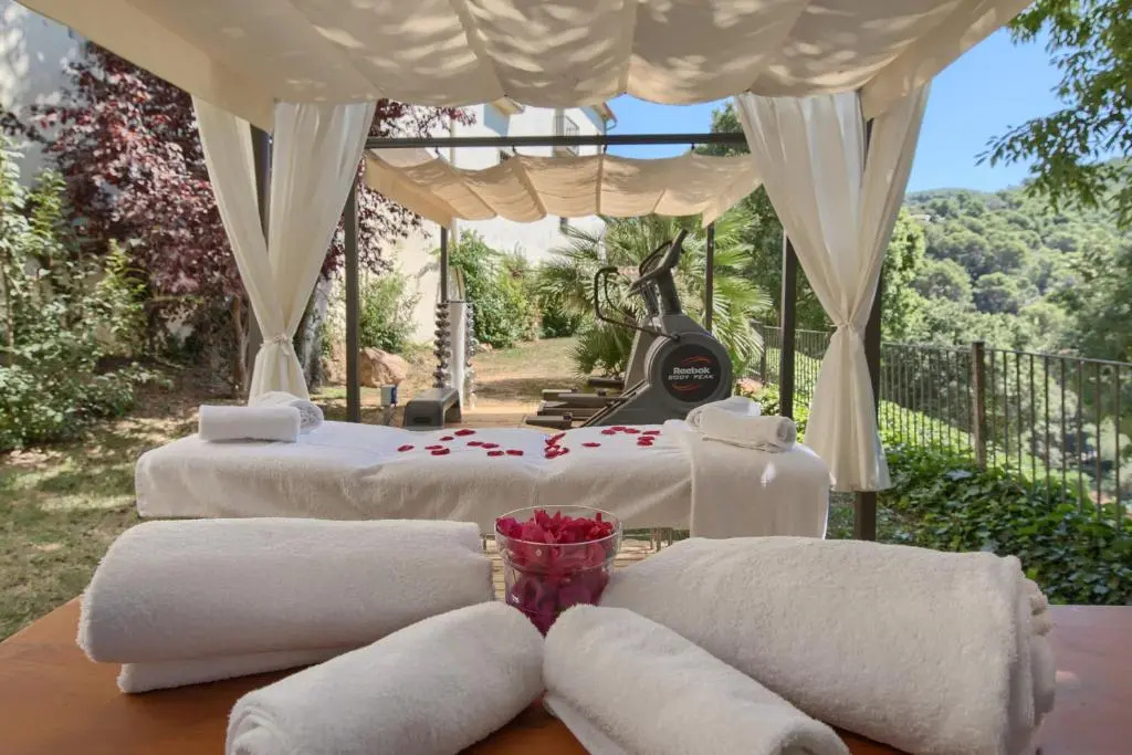 Balcony & Terrace