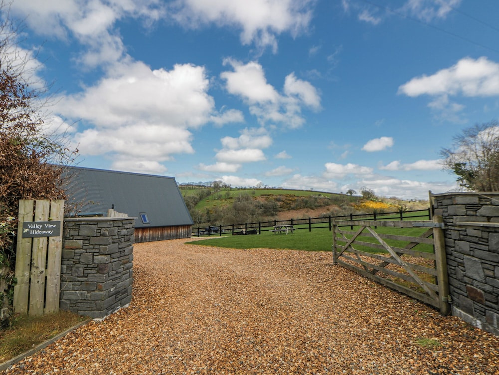 Valley View Hideaway