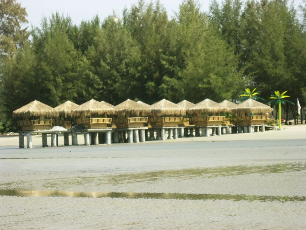 Beach & Waterfront