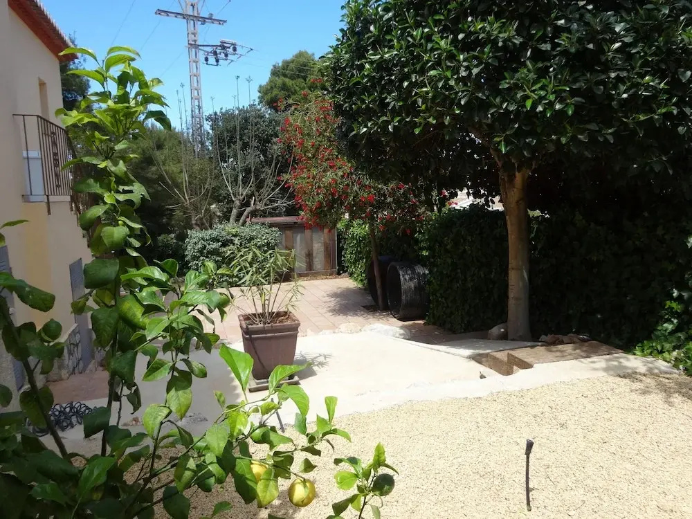 Apartment in Villa Quiet Residential Area Close to all Activities